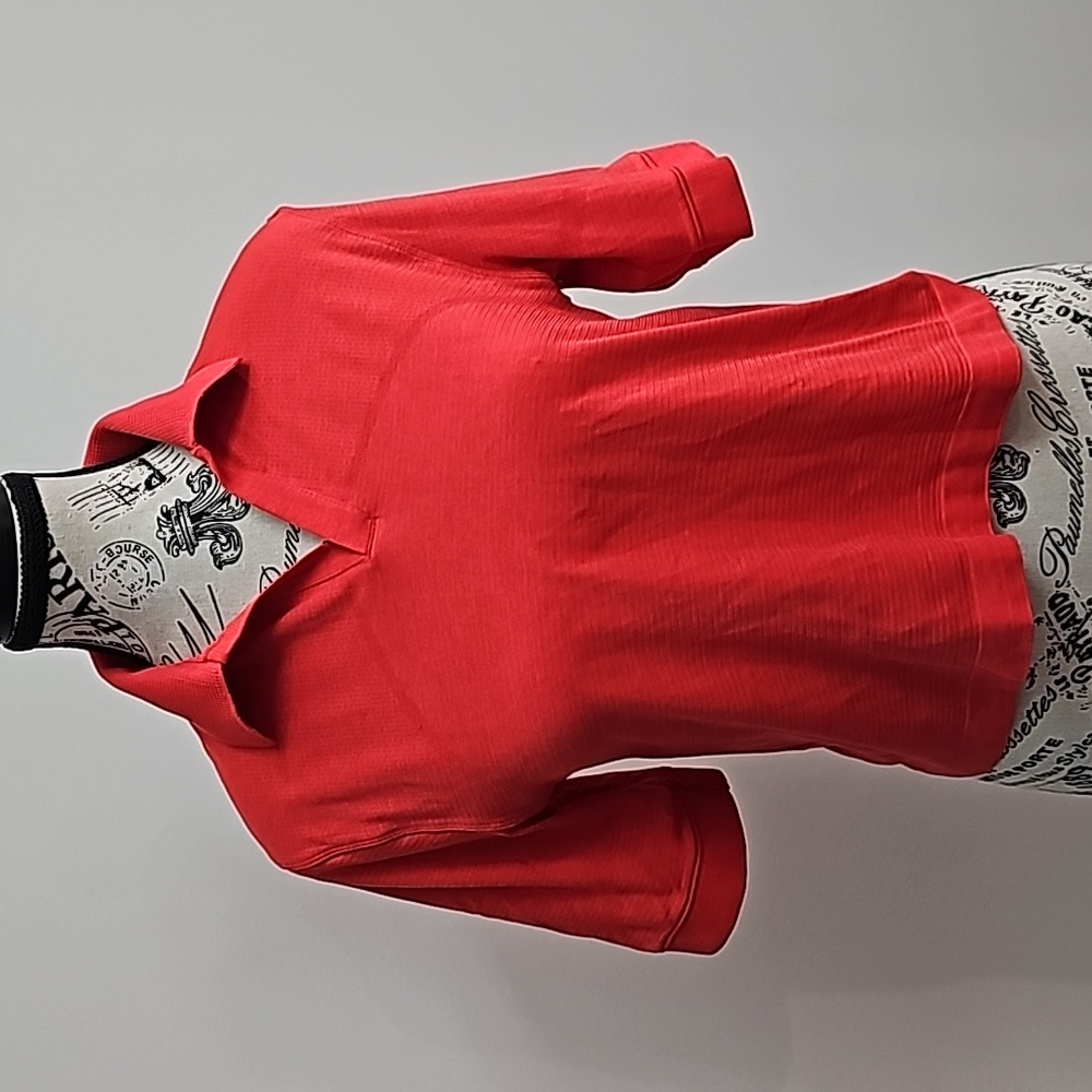 Lululemon athletic red short sleeve crop top